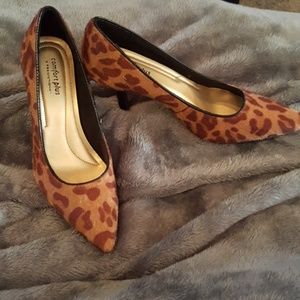 Leopard heels sz 7 1/2